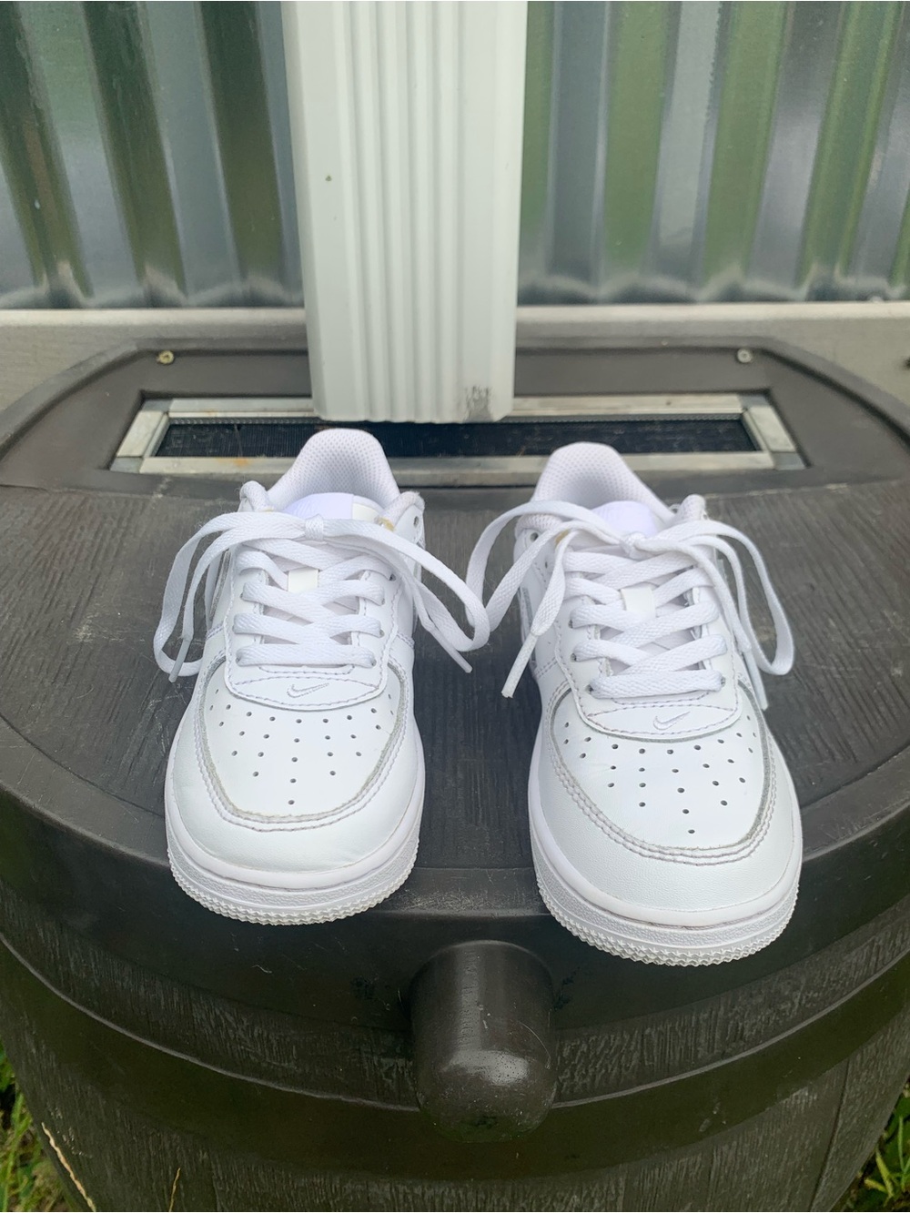 Kids Nike Air Force 1 Low ‘Triple White’
Nike DH2925-111
Size 11C
